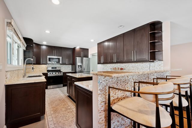 3134 Maple Leaf Drive, Glenview, IL 60026
