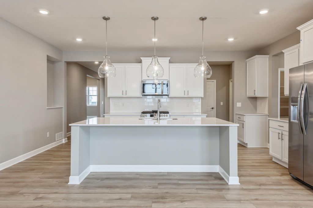 20084 Gabardine Lane, Lakeville, MN 55044