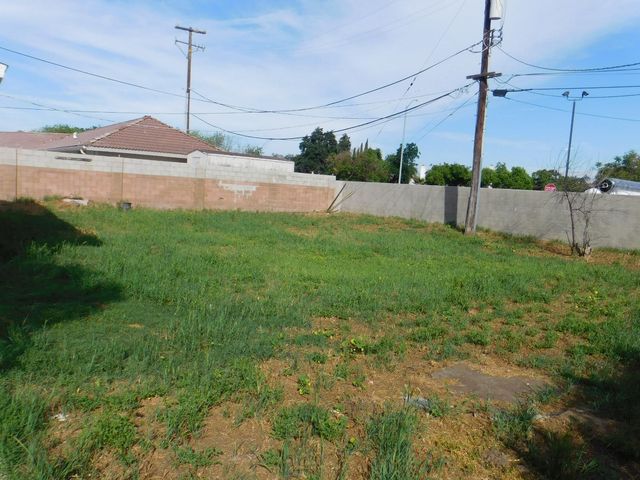 5590 E Garland Avenue, Fresno, CA 93727
