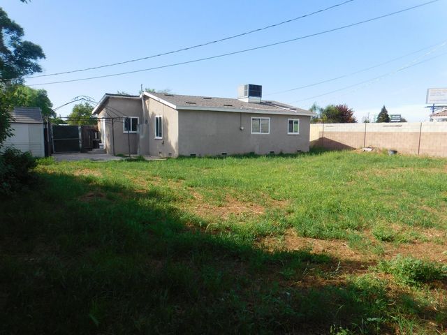 5590 E Garland Avenue, Fresno, CA 93727