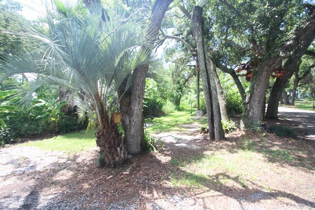 176 Hector Lane, Grand Isle, LA 70358