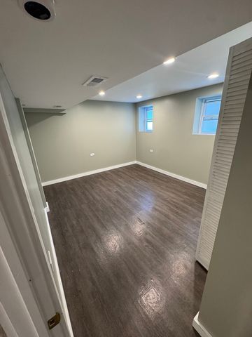 4941 N Menard Avenue 3, Chicago, IL 60630