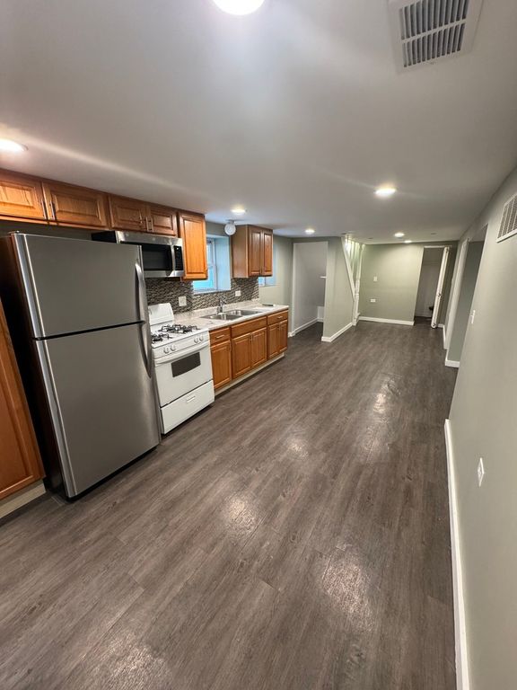 4941 N Menard Avenue 3, Chicago, IL 60630