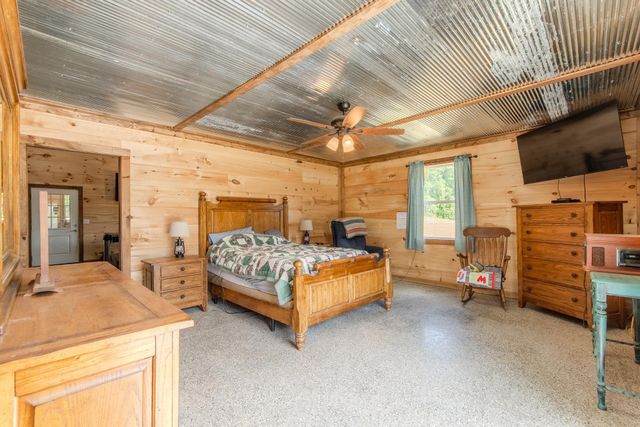 597 HARDIN GRAVEYARD RD, Adamsville, TN 38310