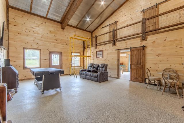 597 HARDIN GRAVEYARD RD, Adamsville, TN 38310