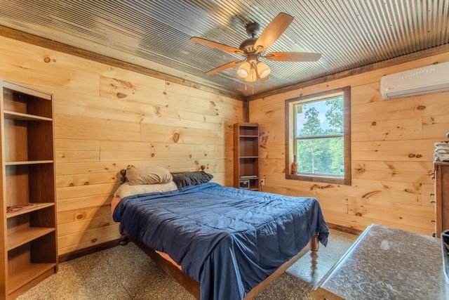 597 HARDIN GRAVEYARD RD, Adamsville, TN 38310
