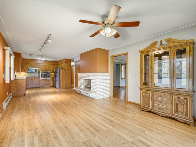 85 Rice Creek Way NE, Fridley, MN 55432