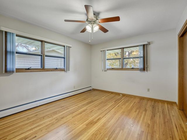 85 Rice Creek Way NE, Fridley, MN 55432