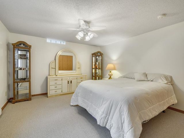 85 Rice Creek Way NE, Fridley, MN 55432