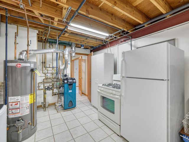 85 Rice Creek Way NE, Fridley, MN 55432