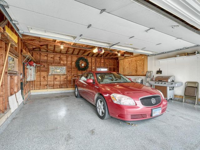 85 Rice Creek Way NE, Fridley, MN 55432