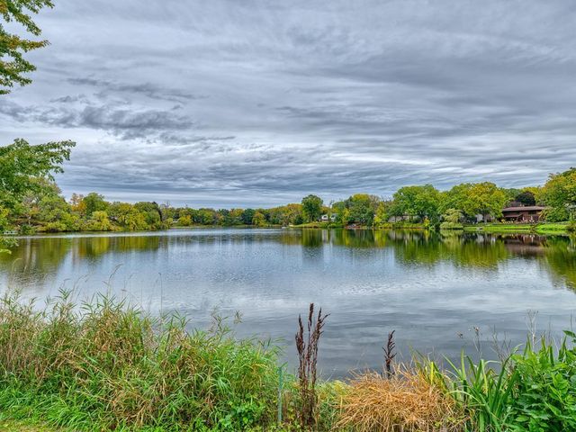 85 Rice Creek Way NE, Fridley, MN 55432