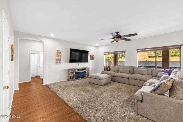 2540 E MISTY WILLOW Lane, Phoenix, AZ 85024