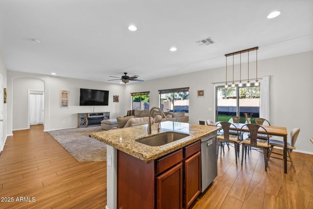 2540 E MISTY WILLOW Lane, Phoenix, AZ 85024