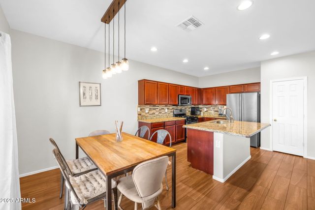 2540 E MISTY WILLOW Lane, Phoenix, AZ 85024