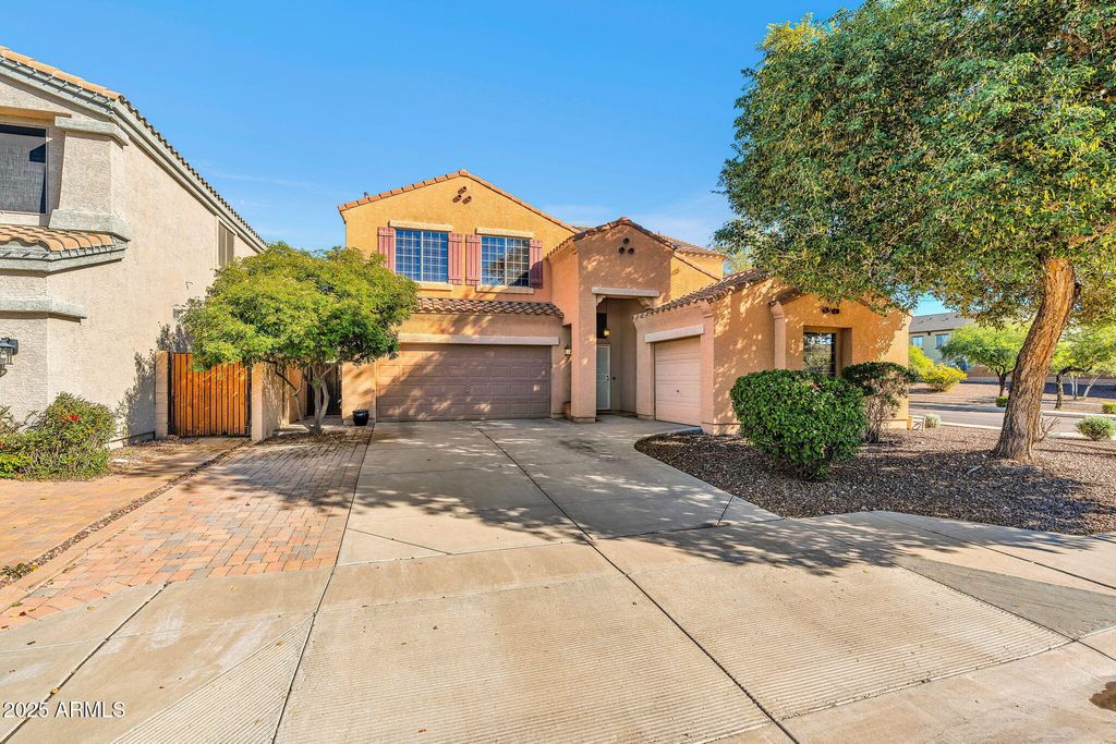 2540 E MISTY WILLOW Lane, Phoenix, AZ 85024