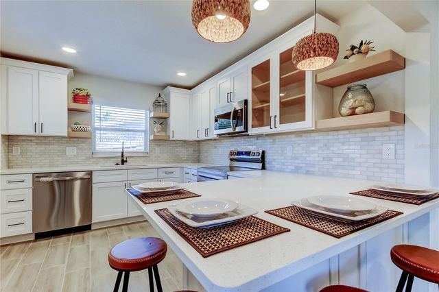 509 11TH STREET NW, Largo, FL 33770