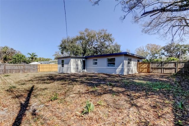 509 11TH STREET NW, Largo, FL 33770