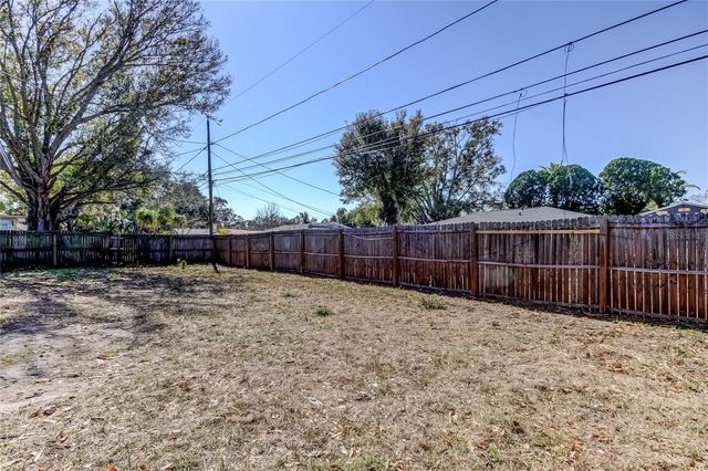 509 11TH STREET NW, Largo, FL 33770