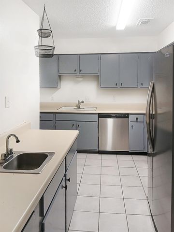 6601 Sands Point Drive 5, Houston, TX 77074