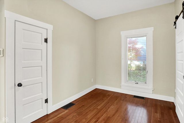 500 W Sycamore Street, Zionsville, IN 46077