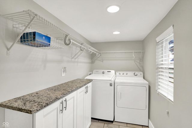 500 W Sycamore Street, Zionsville, IN 46077