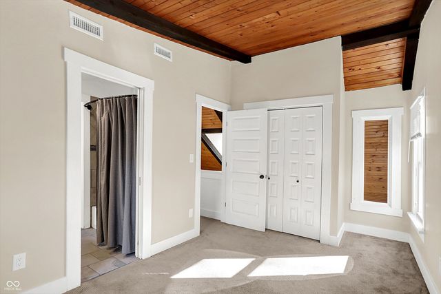 500 W Sycamore Street, Zionsville, IN 46077