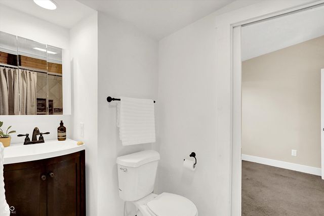 500 W Sycamore Street, Zionsville, IN 46077