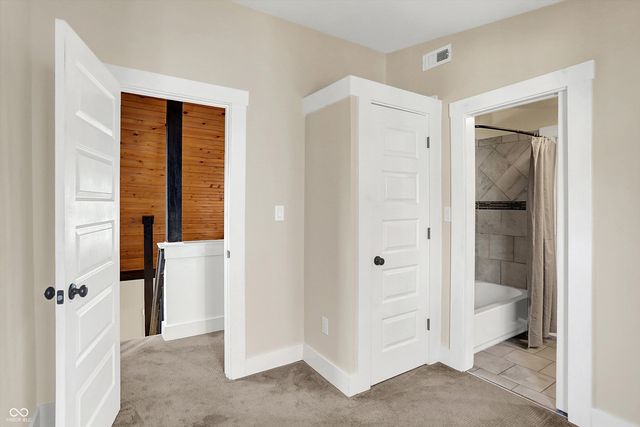 500 W Sycamore Street, Zionsville, IN 46077