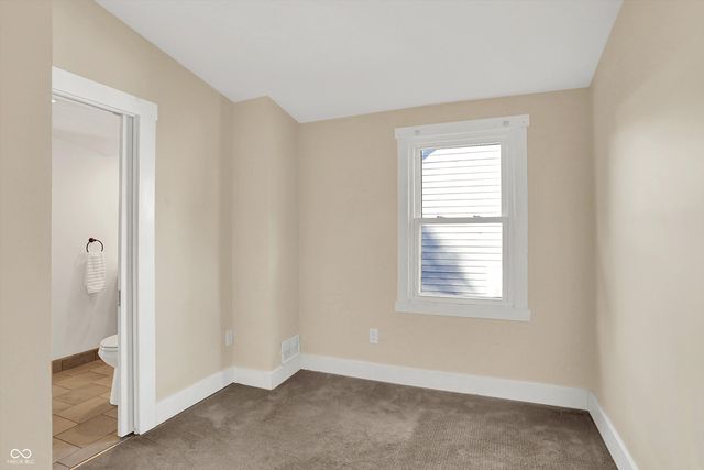 500 W Sycamore Street, Zionsville, IN 46077