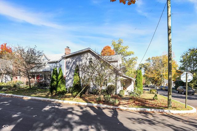 500 W Sycamore Street, Zionsville, IN 46077