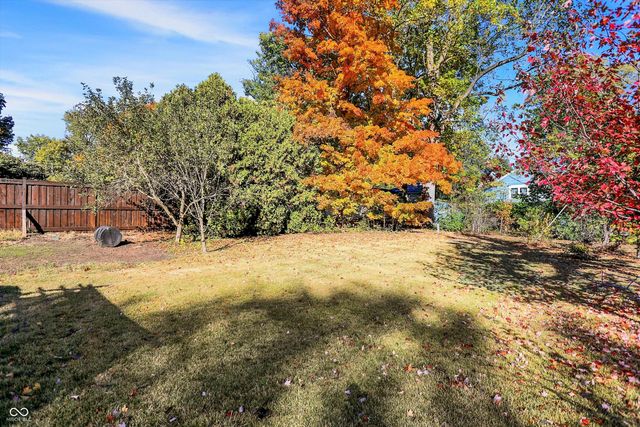 500 W Sycamore Street, Zionsville, IN 46077