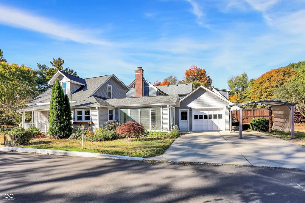 500 W Sycamore Street, Zionsville, IN 46077