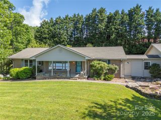 418 Mountain Page Road, Saluda, NC 28773