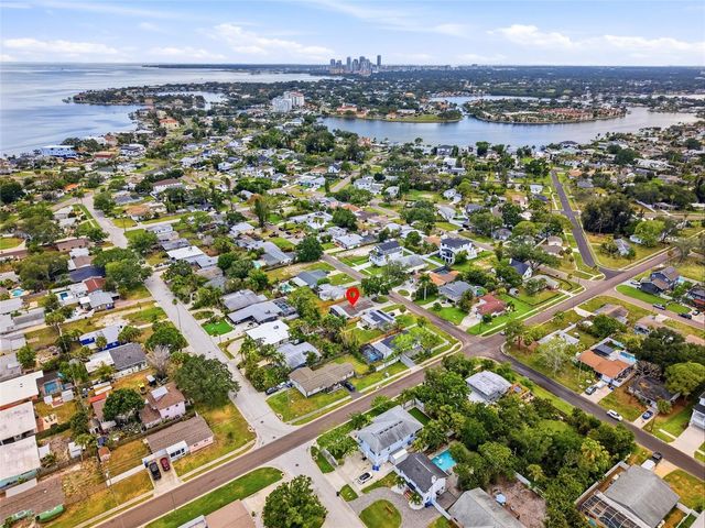 4027 HUNTINGTON STREET NE, St Petersburg, FL 33703