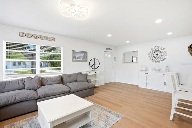 4027 HUNTINGTON STREET NE, St Petersburg, FL 33703