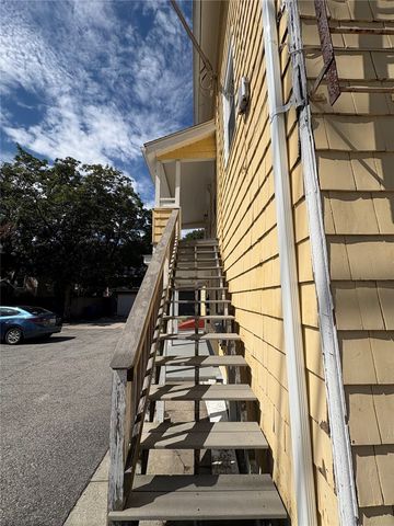 91 Duke Street 3, East Greenwich, RI 02818
