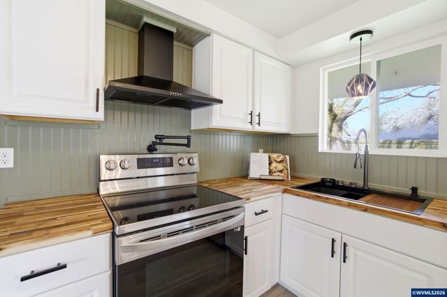 4665 Horseshoe Ct SE, Salem, OR 97317