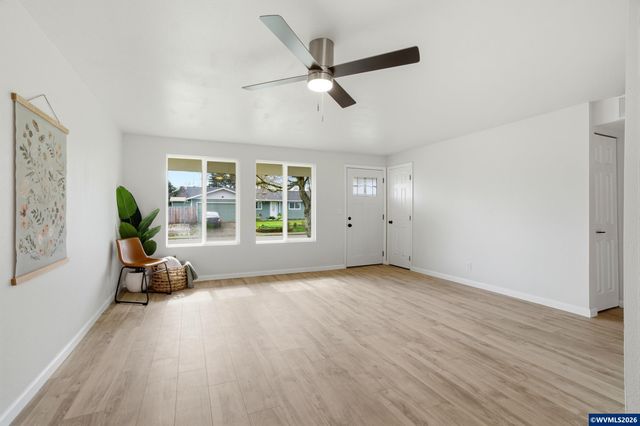 4665 Horseshoe Ct SE, Salem, OR 97317