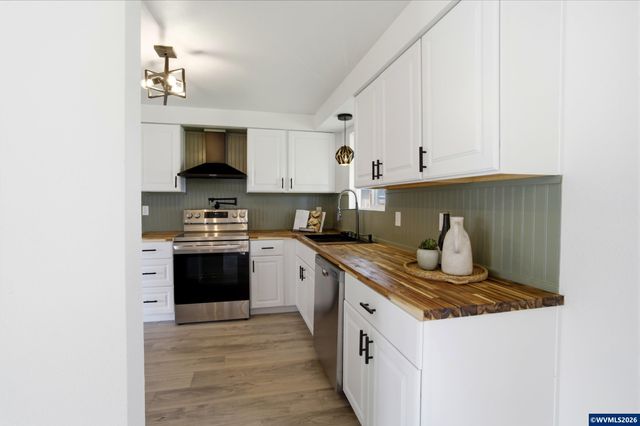 4665 Horseshoe Ct SE, Salem, OR 97317