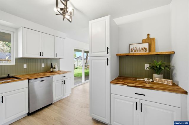 4665 Horseshoe Ct SE, Salem, OR 97317