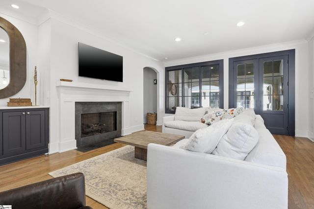 21 Parkside Drive, Greenville, SC 29609
