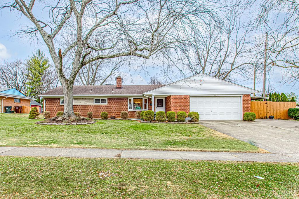 1105 Chateau Drive, Kettering, OH 45429