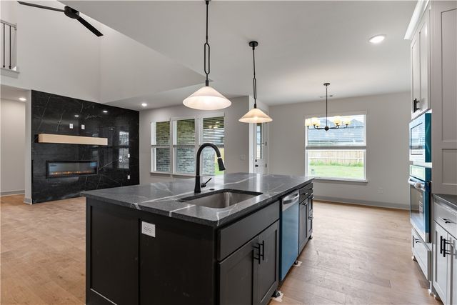 1121 Whistler, Centerton, AR 72719