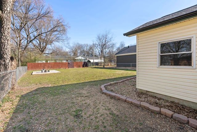1205 Henry St, Benton, AR 72015