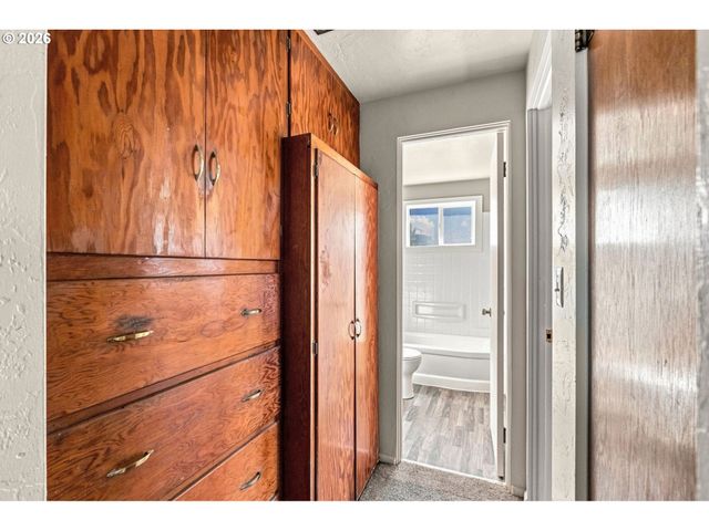 509 14TH St, Springfield, OR 97477