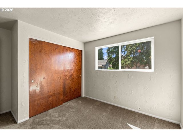 509 14TH St, Springfield, OR 97477