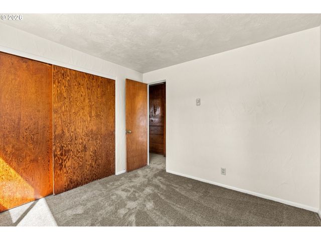 509 14TH St, Springfield, OR 97477