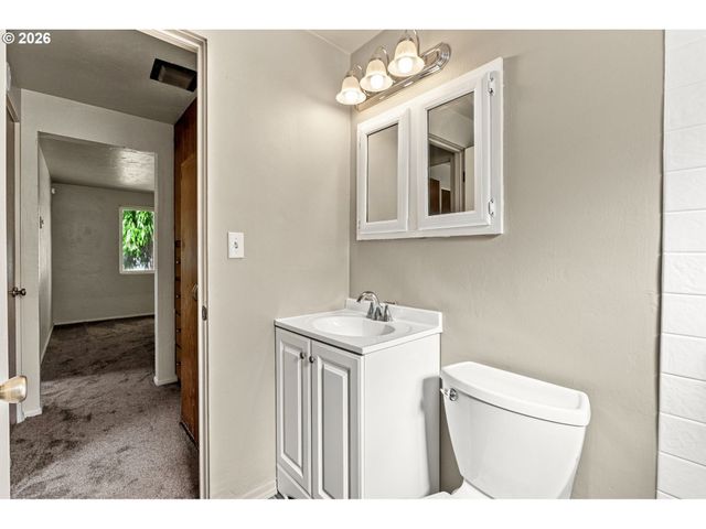 509 14TH St, Springfield, OR 97477