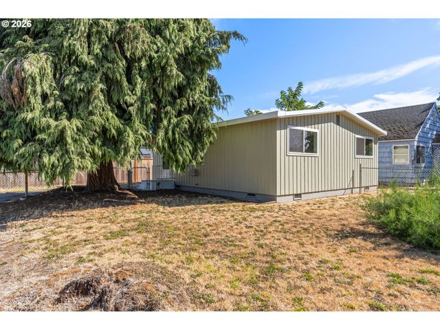509 14TH St, Springfield, OR 97477